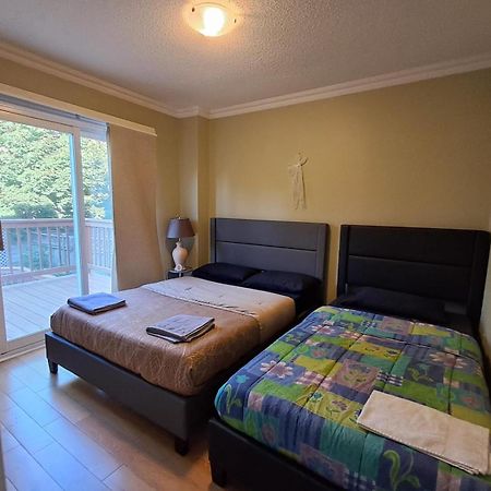 Room With Private Patio Next To Toronto Airport Mississauga Exterior foto